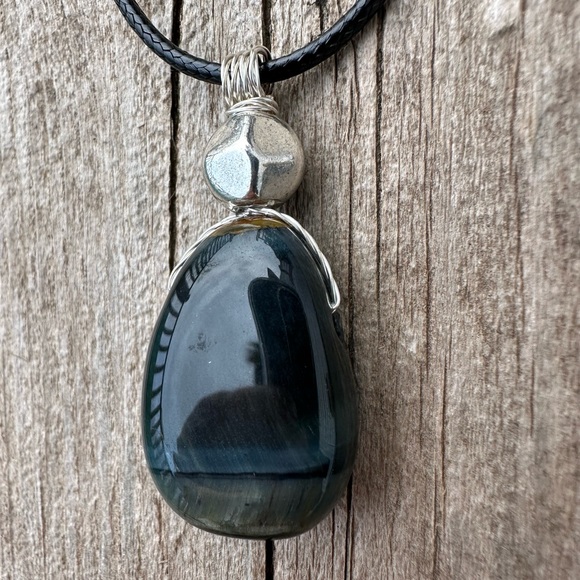 Blue Tiger Eye (Hawk Eye) for Connection to Sun and Earth Energies & Protection - Picture 8 of 8
